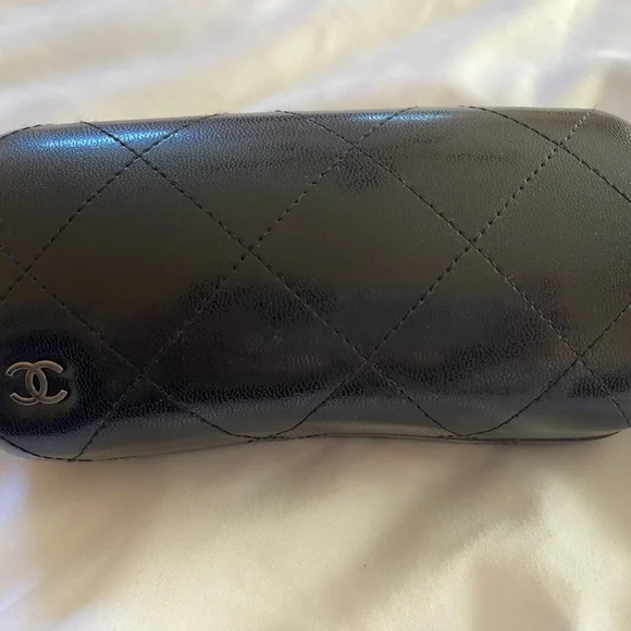 CHANEL Black Sunglasses with Classic Chain Design